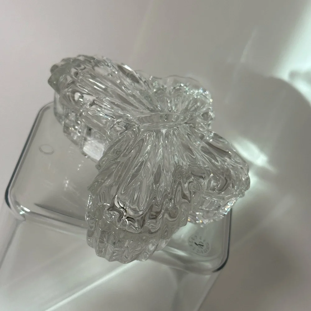 Butterfly bowl made of solid glass, jewelry box, confectionery box, decorative